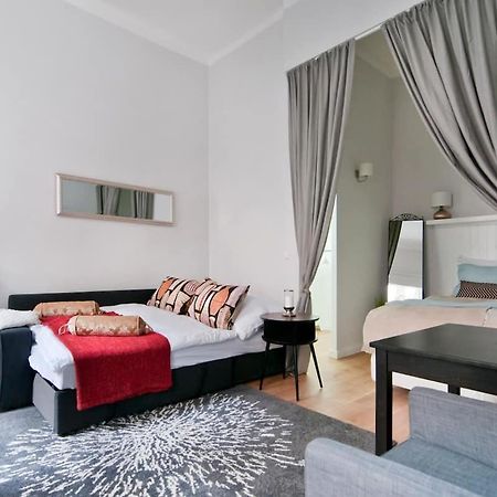 Ferienwohnung ⍟Luxurious And Bright⍟ 5 Min Walk To City Center Wien Exterior foto