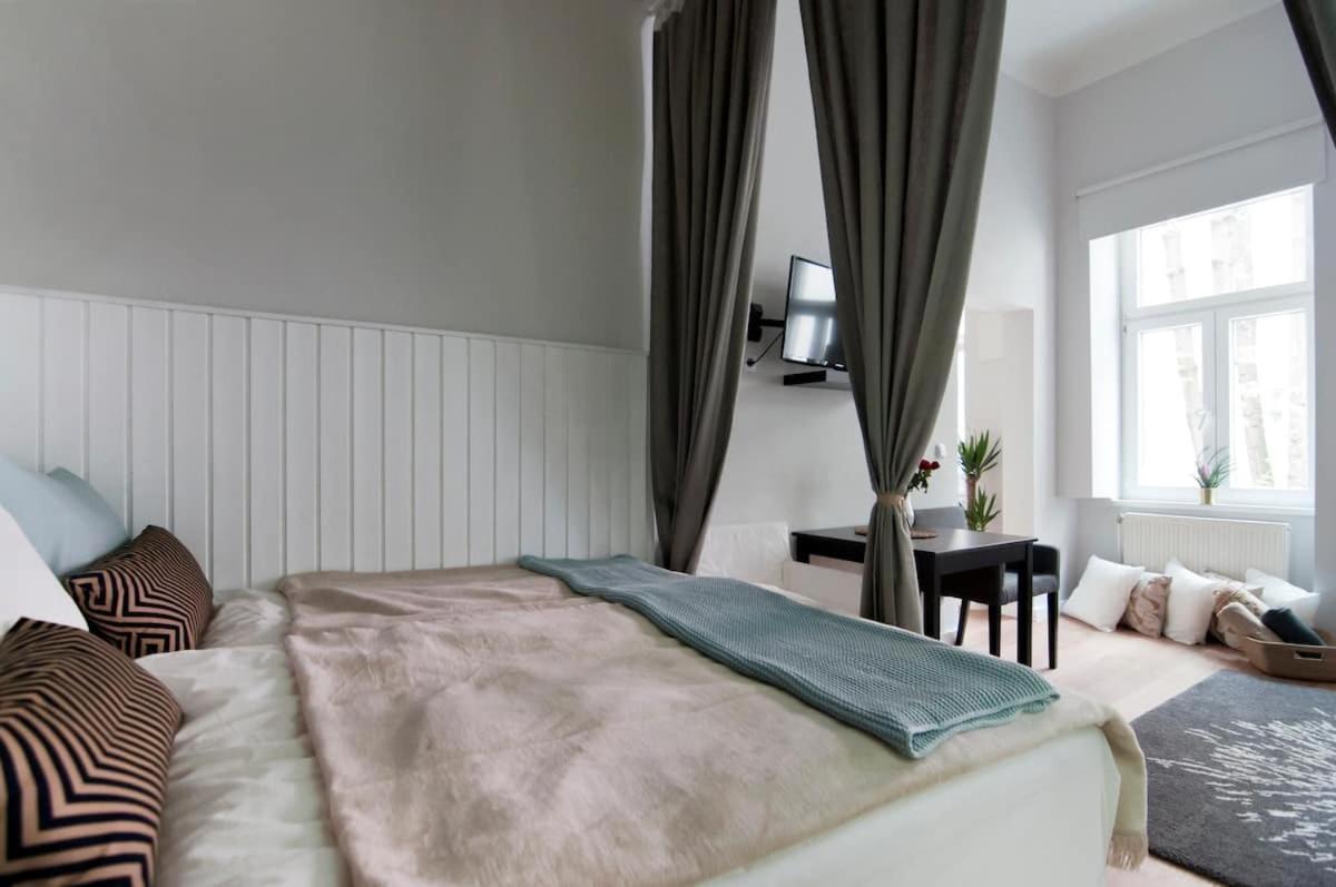 Ferienwohnung ⍟Luxurious And Bright⍟ 5 Min Walk To City Center Wien Exterior foto