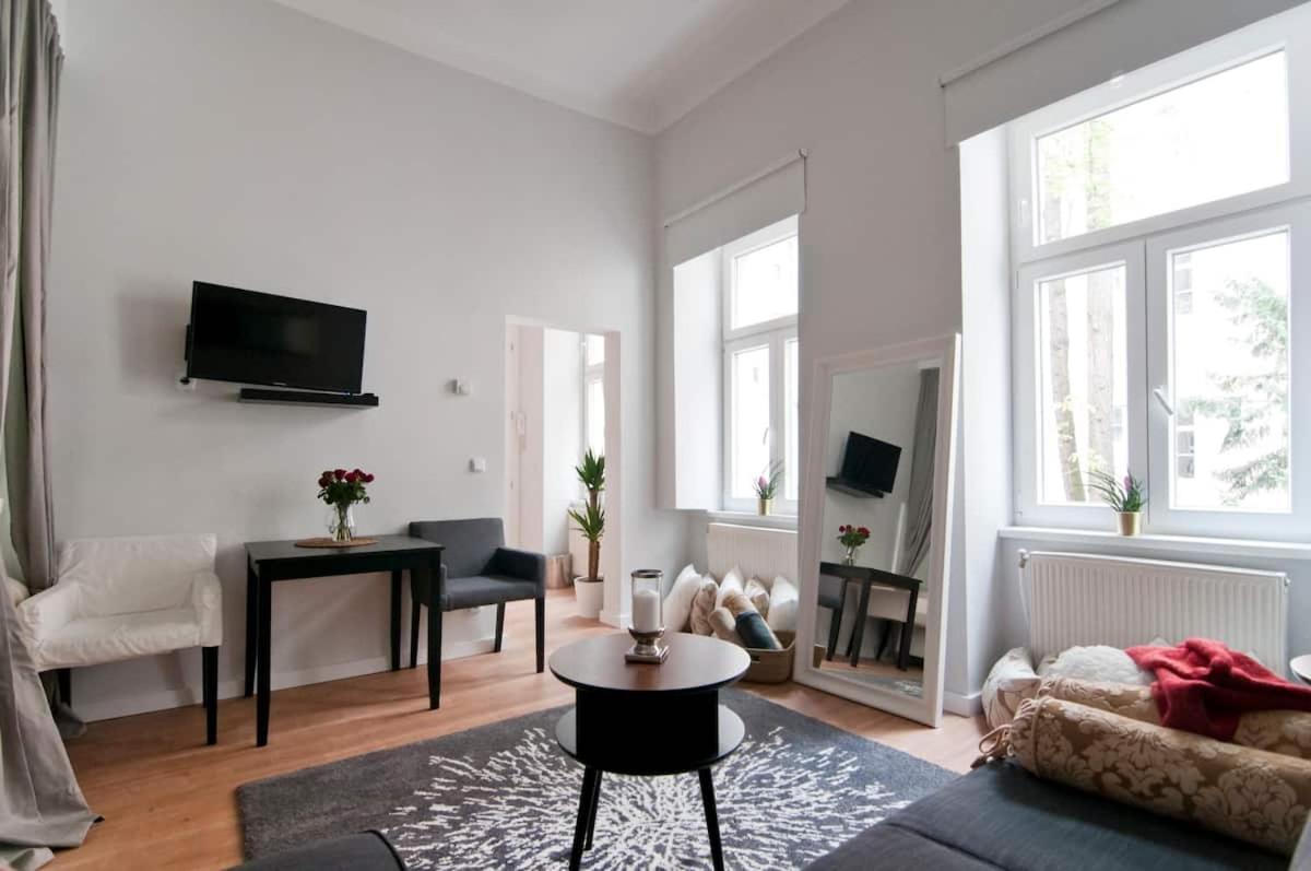 Ferienwohnung ⍟Luxurious And Bright⍟ 5 Min Walk To City Center Wien Exterior foto