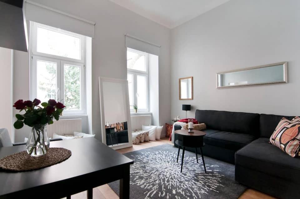 Ferienwohnung ⍟Luxurious And Bright⍟ 5 Min Walk To City Center Wien Exterior foto