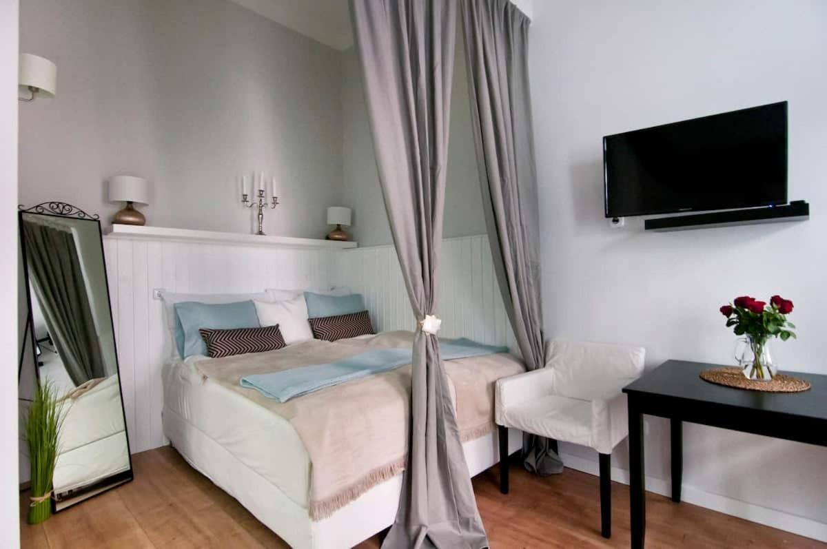 Ferienwohnung ⍟Luxurious And Bright⍟ 5 Min Walk To City Center Wien Exterior foto