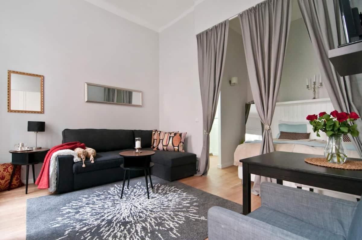 Ferienwohnung ⍟Luxurious And Bright⍟ 5 Min Walk To City Center Wien Exterior foto