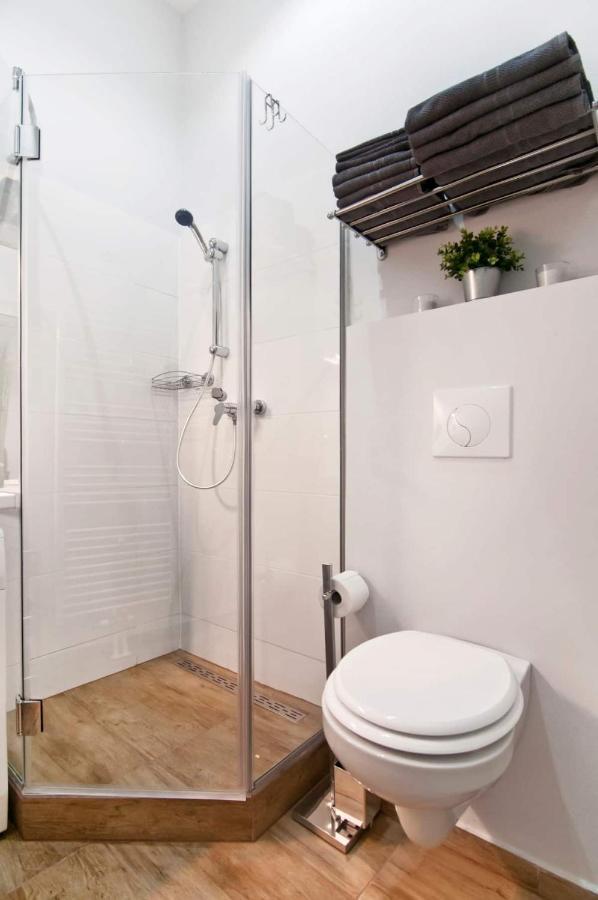 Ferienwohnung ⍟Luxurious And Bright⍟ 5 Min Walk To City Center Wien Exterior foto