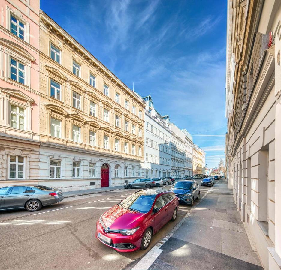 Ferienwohnung ⍟Luxurious And Bright⍟ 5 Min Walk To City Center Wien Exterior foto